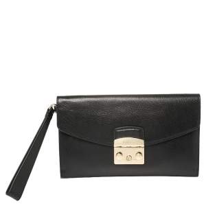 Pre Owned Furla Black Leather Envelope Metropolis Wristlet Clutch