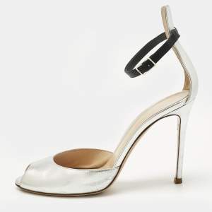 Pre Owned Gianvito Rossi Silver Leather  Ankle Strap Sandals Size 39.5
