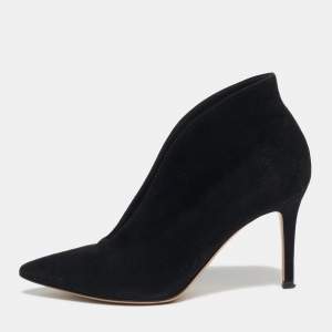 مملوكة مسبقًا Gianvito Rossi Vamp Size 35 Black Suede Booties
