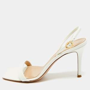 مملوكة مسبقًا Gianvito Rossi Ribbon Size 37.5 White Patent Leather Ankle Strap Sandals