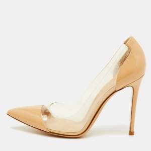 مملوكة مسبقًا Gianvito Rossi Plexi Size 39.5 Beige/Transparent Patent Leather and PVC Pointed Toe Pumps