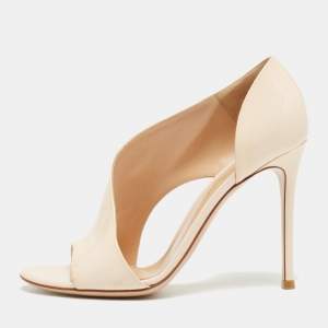 Pre Owned Gianvito Rossi Ivory Patent Asymmetic Heeled Pumps Size 38