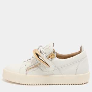 مملوكة مسبقًا Giuseppe Zanotti Shark Tooth Size 40 White Leather Low Top Sneakers