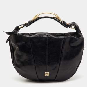 مملوكة مسبقًا ```json
    [{"name": "Givenchy Black Crinkled Glossy Leather Metal Handle Hobo", "name_ar": "\u062d\u0642\u064a\u0628\u0629 \u062c\u064a\u0641\u0646\u0634\u064a \u0623\u0633\u0648\u062f \u062c\u0644\u062f \u0644\u0627\u0645\u0639 \u0645\u062c\u0639\u062f
