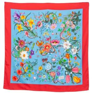 مملوكة مسبقًا وشاح غوتشي حرير بطبعة ورود و ثعبان أزرق 