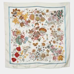 مملوكة مسبقًا Gucci Off White Flora Print Silk Scarf