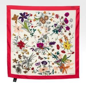 مملوكة مسبقًا Gucci Cream Floral Printed Silk Square Scarf
