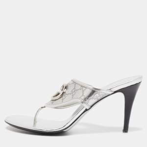 مملوكة مسبقًا Gucci Silver Guccissima Leather Interlocking G Thong Sandals Size 40
