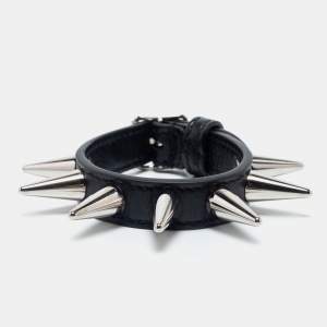 مملوكة مسبقًا Gucci Black Leather Spike Studded Bracelet S