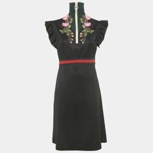 Pre Owned فستان غوتشي تريكو أسود مطرز بالورود بياقة عالية قصير مقاس كبير