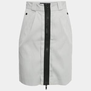 Pre Owned تنورة غوتشي قصير كوردروي رمادي فاتح مقاس صغير (سمول)