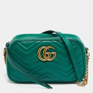 مملوكة مسبقًا Gucci GG Marmont Small Green Matelasse Leather Camera Bag
