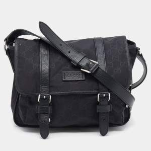 مملوكة مسبقًا Gucci Black GG Nylon And Leather Flap Messenger Bag