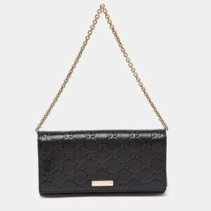 مملوكة مسبقًا Gucci Black Guccissima Leather Wallet On Chain