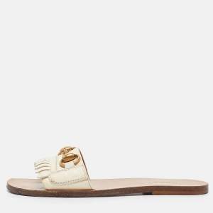مملوكة مسبقًا Gucci Cream Leather Horsebit Fringe Detail Flat Slides Size 34