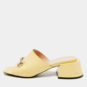 مملوكة مسبقًا Gucci Horsebit Size 39.5 Yellow Patent Leather Slide Sandals