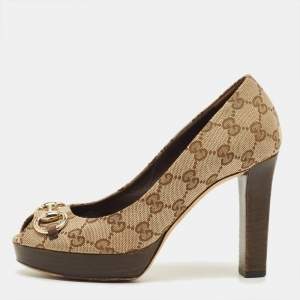 مملوكة مسبقًا Gucci Hollywood Size 36 Beige Canvas Horsebit Peep Toe Pumps