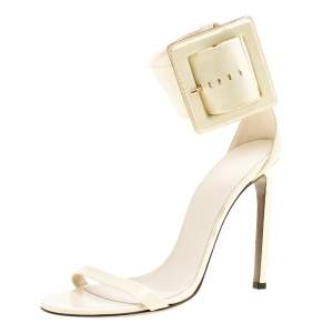 مملوكة مسبقًا Gucci Cream Buckled Patent Leather Sandals Size 39