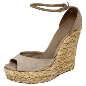 مملوكة مسبقًا Gucci Beige Suede Raffia Wedge Peep Toe Ankle Strap Sandals Size 39