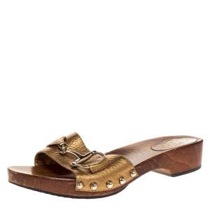 Pre Owned Gucci Metallic Gold Leather Icon Bit Clogs Size 38.5