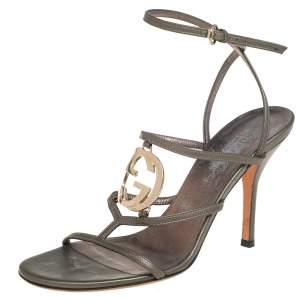 مملوكة مسبقًا Gucci Metalic Grey Leather Interlocking G Strappy Sandals Size 38