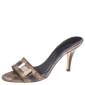 مملوكة مسبقًا Gucci Brown GG Crystal Canvas And Leather Slip On Slide Sandals Size 36.5