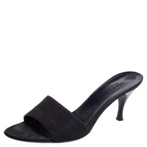 مملوكة مسبقًا Gucci Black Canvas Mule Sandals Size 37
