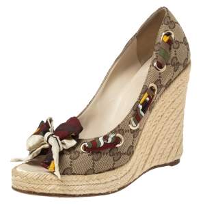 Pre Owned Gucci Beige GG Canvas Scarf Bow Peep Toe Wedge Pump Size 36.5