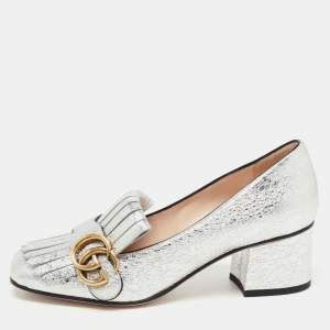 مملوكة مسبقًا Gucci Silver Laminated Leather Double G Fringe Pumps Size 36