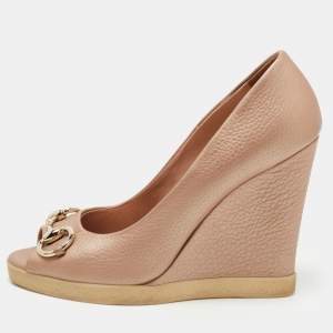 Pre Owned Gucci Metallic Pink Leather Horsebit Peep Toe Wedge Pumps Size 38.5