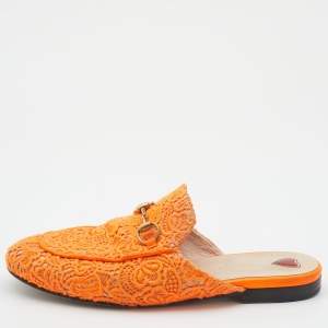 مملوكة مسبقًا Gucci Neon Orange Lace Princetown Flat Mules Size 37.5