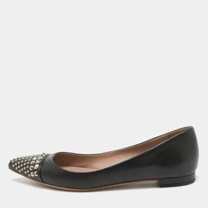 مملوكة مسبقًا Gucci Black Leather Studded Cap Toe Ballet Flats Size 37