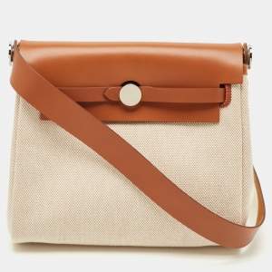 مملوكة مسبقًا Hermès Ecru/Natural Toile Canvas and Vache Leather Herbag Zip 20 Bag