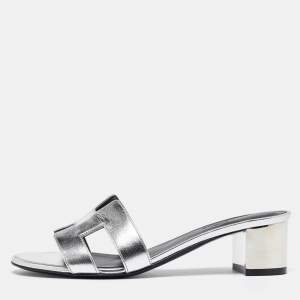 Pre Owned Hermes Silver Leather Oasis Slide Sandals Size 38