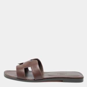 مملوكة مسبقًا Hermes Brown Leather Oran Sandals Size 39