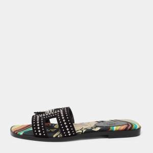 مملوكة مسبقًا Hermes  Black Suede Studded Oran Sandals Size 37.5