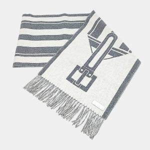 مملوكة مسبقًا Hermes cashmere muffler