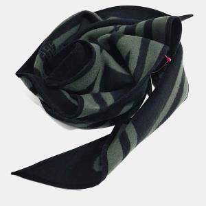 Pre Owned Hermes cashmere triangle muffler