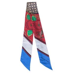 Pre Owned Hermès Les Voitures a Transformation Silk Twilly Scarf