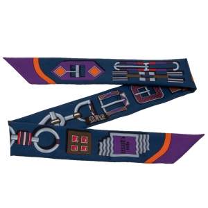 Pre Owned Hermes Marine Blue Carré en Boucles Silk Twilly