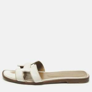 مملوكة مسبقًا Hermes Oran Size 36.5 White Leather Flat Sandals