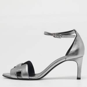 مملوكة مسبقًا Hermes Premiere 70 Size 39.5 Silver Leather Ankle Strap Sandals
