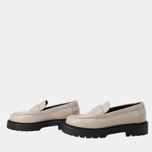 مملوكة مسبقًا Hermes Clement Mocassins Beige Galet Calf Leather Size 38 1/2