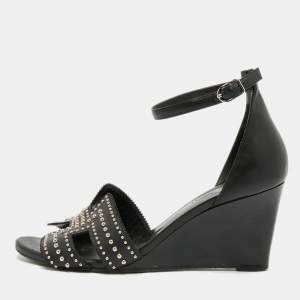 مملوكة مسبقًا Hermes Legend Size 38 Black Leather Stud Embellishment Wedge Ankle Strap Sandals