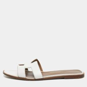 مملوكة مسبقًا Hermes White Leather Oran Flat Slides Size 41.5