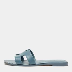 مملوكة مسبقًا Hermes Blue Leather Oran Flat Sandals Size 42