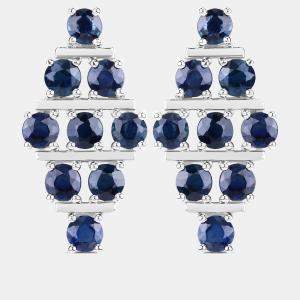 Pre Owned أقراط عنقودية بوزن 6.41 قيراط من الياقوت الأزرق بالذهب الأبيض عيار 14