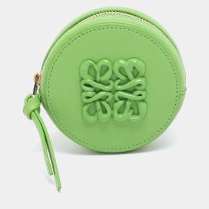 مملوكة مسبقًا Loewe Pea Green Leather Monogram Debossed Cookie Purse Charm