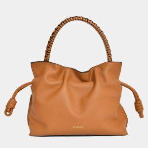 مملوكة مسبقًا Loewe 2024 Brown Leather Mini Flamenco Clutch with Strap + Woven Spiral Strap