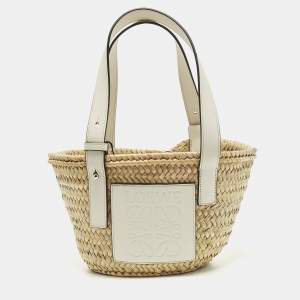 مملوكة مسبقًا Loewe Anagram Embossed White/Cream Raffia and Leather Basket Tote